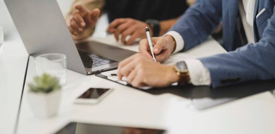 Dívida e IA: O Recorde Bilionário que Vai Mudar seu Perfil