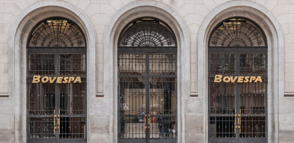 Ibovespa Futuro Recua: Risco Político e Sucessão 2026