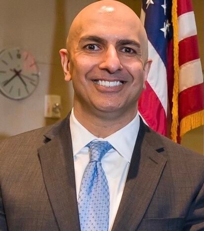 Entenda os riscos das ameaças políticas ao Federal Reserve. Análise técnica sobre gestão de risco, autonomia monetária e estabilidade global.