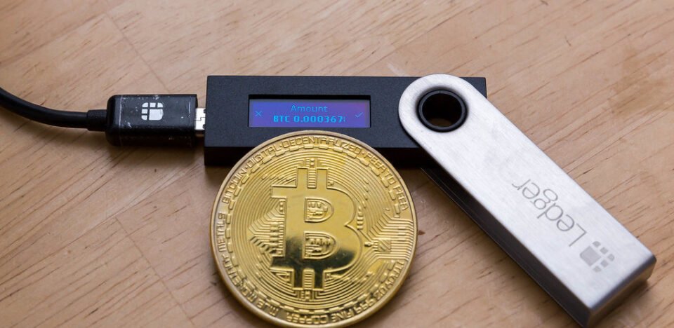 Vazamento de dados Ledger e o destino dos Bitcoins da Venezuela: entenda o impacto geopolítico e como proteger seus ativos digitais agora.