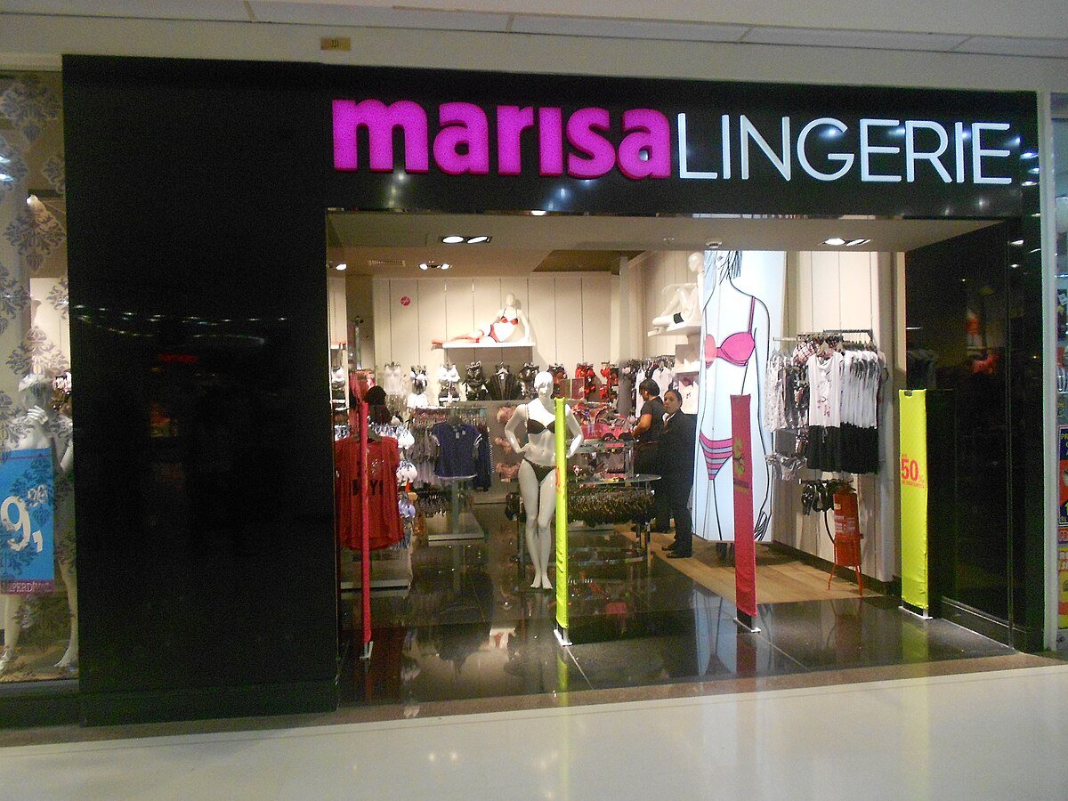 A CVM atendeu recurso da Marisa (AMAR3) sobre a republicação de demonstrações financeiras. Entenda o impacto da decisão na governança e nas finanças.